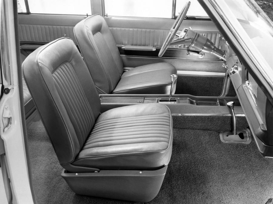  Jeep Super Wagoneer 1966 года  (фото 4 из 4)